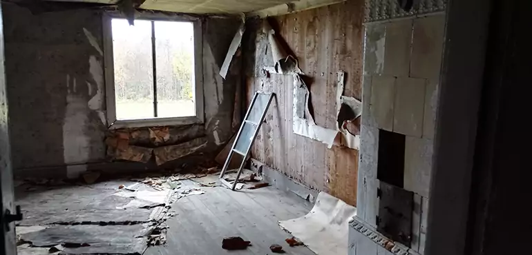 Why Selling a Distressed House Through Traditional Methods Fails in Pembroke Pines